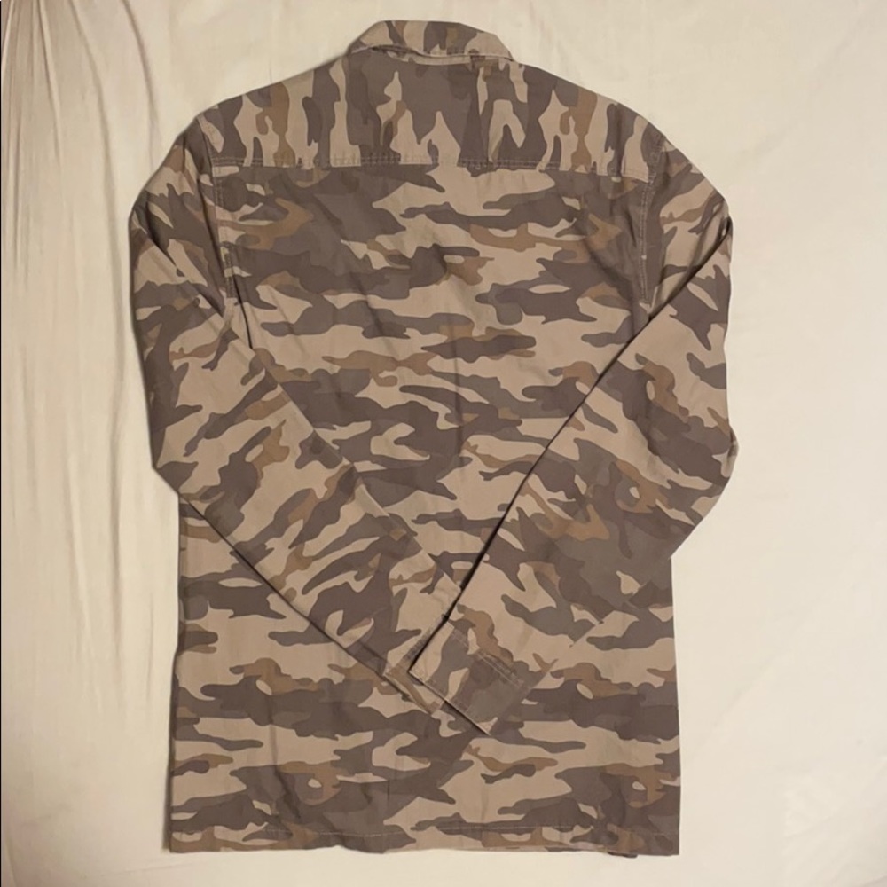 Divided camo button down - Picture 2 of 3